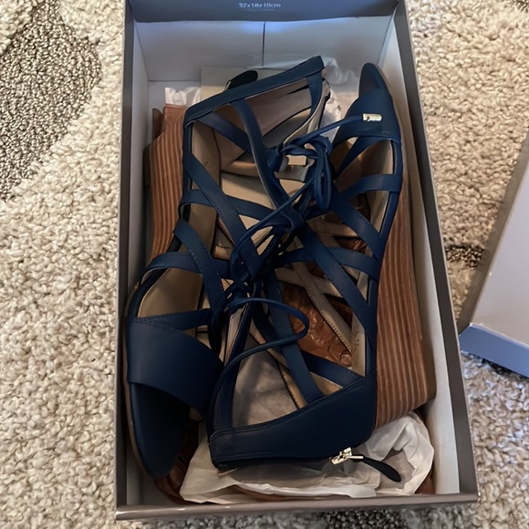 Franco Sarto wedge sandal - Picture 6 of 6